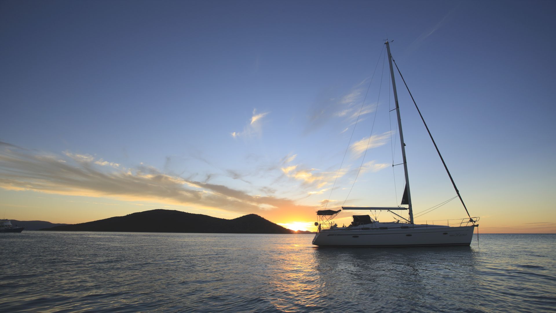 Whitsunday Escape Sailing Yachts for hire bareboat holiday sunset bareboating in the whitsundays