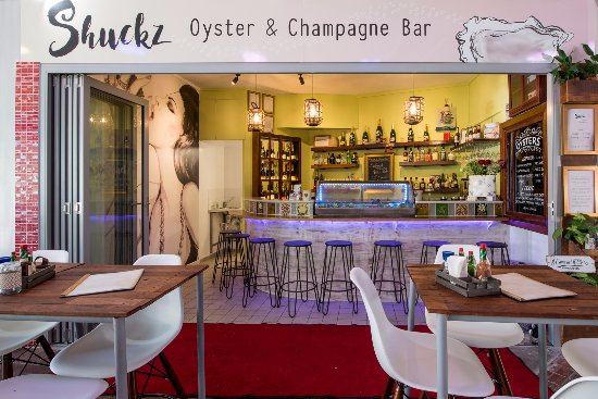 Shuckz oyster and champagne bar Airlie Beach Whitsundays